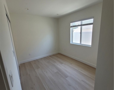 8321 Quartz Avenue - Photo Thumbnail 5