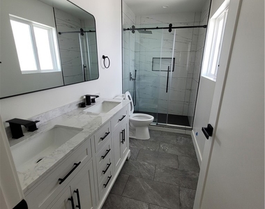 8321 Quartz Avenue - Photo Thumbnail 7