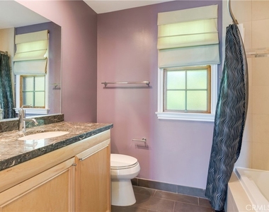 333 N Hill Avenue - Photo Thumbnail 11