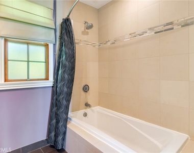 333 N Hill Avenue - Photo Thumbnail 12