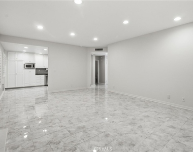 5200 White Oak Avenue - Photo Thumbnail 28