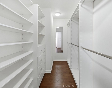5200 White Oak Avenue - Photo Thumbnail 16