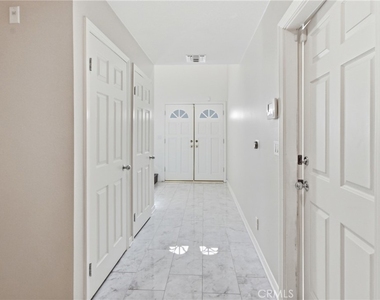 5200 White Oak Avenue - Photo Thumbnail 29
