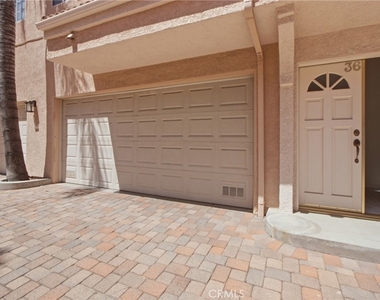 5200 White Oak Avenue - Photo Thumbnail 13