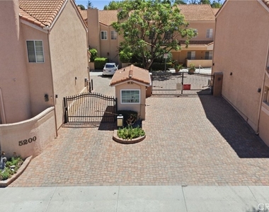 5200 White Oak Avenue - Photo Thumbnail 26