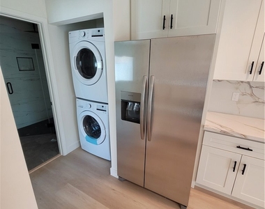 8321 Quartz Avenue - Photo Thumbnail 4