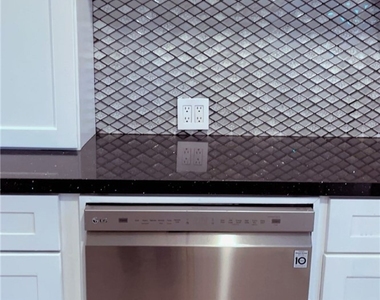 5779 Enfield - Photo Thumbnail 23