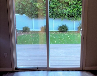 5779 Enfield - Photo Thumbnail 21