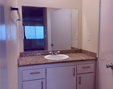 3300 W Orange Avenue - Photo Thumbnail 13