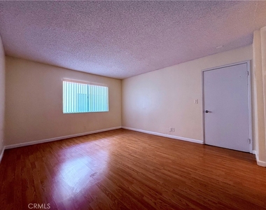 3300 W Orange Avenue - Photo Thumbnail 11
