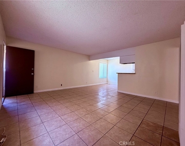 3300 W Orange Avenue - Photo Thumbnail 7