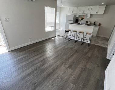 4516 S Normandie - Photo Thumbnail 1
