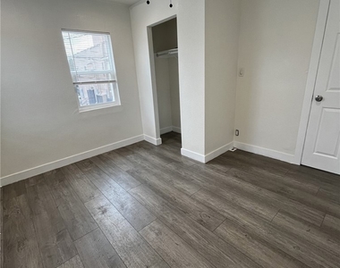 4516 S Normandie - Photo Thumbnail 4