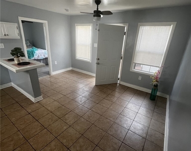 4520 S Normandie - Photo Thumbnail 1