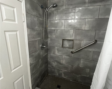 4520 S Normandie - Photo Thumbnail 8