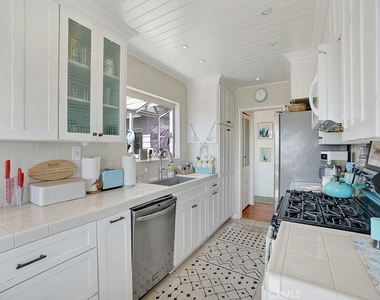 33841 Golden Lantern Street - Photo Thumbnail 25