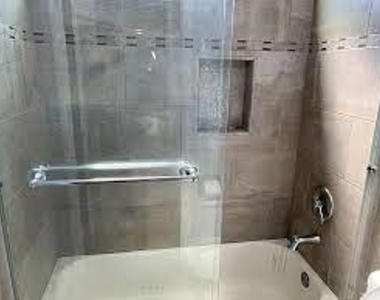 5855 Lalor Drive - Photo Thumbnail 4