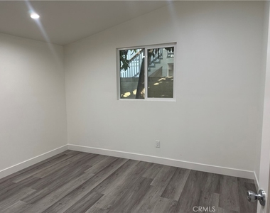2128 W Larkspur - Photo Thumbnail 12