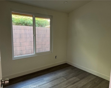 2128 W Larkspur - Photo Thumbnail 9