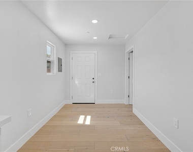 7359 Lynwood - Photo Thumbnail 2