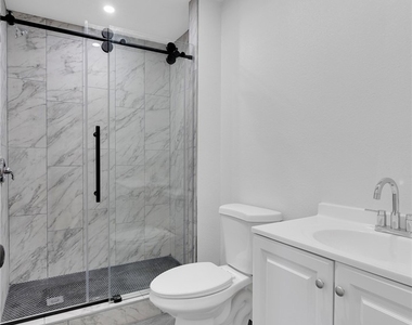 7359 Lynwood - Photo Thumbnail 6