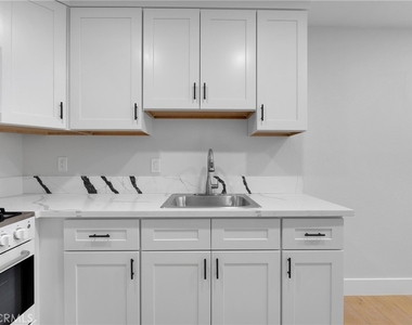 7359 Lynwood - Photo Thumbnail 9