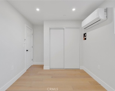 7359 Lynwood - Photo Thumbnail 4