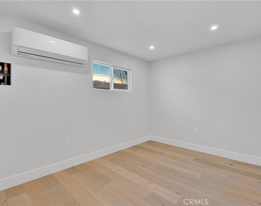 7359 Lynwood - Photo Thumbnail 3