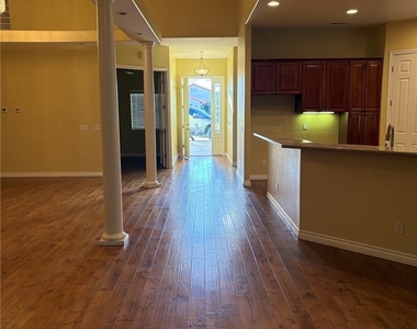 26944 Silver Lakes Parkway - Photo Thumbnail 11