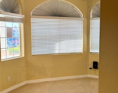 26944 Silver Lakes Parkway - Photo Thumbnail 6