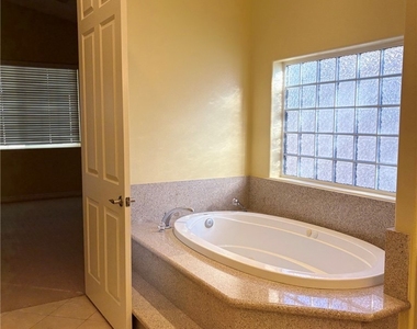 26944 Silver Lakes Parkway - Photo Thumbnail 18