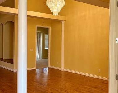 26944 Silver Lakes Parkway - Photo Thumbnail 4
