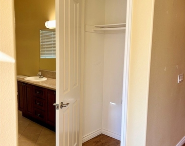 26944 Silver Lakes Parkway - Photo Thumbnail 9