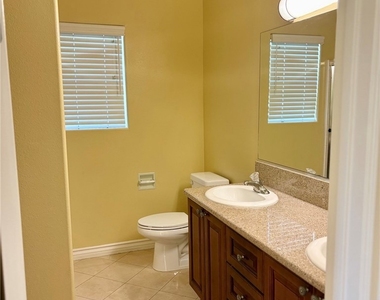 26944 Silver Lakes Parkway - Photo Thumbnail 8