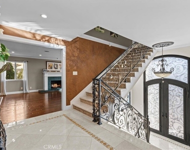 3435 Oakmont View Drive - Photo Thumbnail 3
