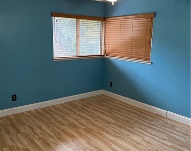 26055 Bancroft Street - Photo Thumbnail 16