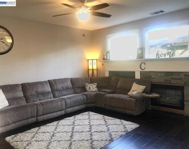 1154 Mulberry Pl - Photo Thumbnail 7