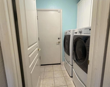 1154 Mulberry Pl - Photo Thumbnail 11