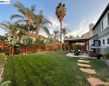 1154 Mulberry Pl - Photo Thumbnail 17