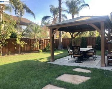 1154 Mulberry Pl - Photo Thumbnail 18