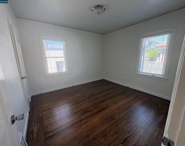 1602 Georgia Street - Photo Thumbnail 18