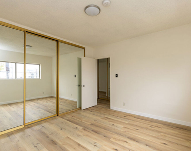 1295 Federal Avenue - Photo Thumbnail 12