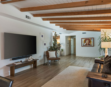 7442 Capps Avenue - Photo Thumbnail 11
