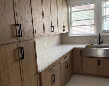 947 S Bedford Street - Photo Thumbnail 6