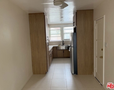 947 S Bedford Street - Photo Thumbnail 5