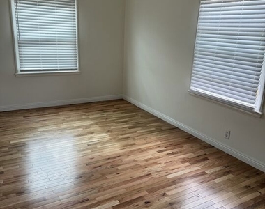 947 S Bedford Street - Photo Thumbnail 9