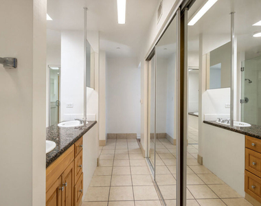 823 N Martel Avenue - Photo Thumbnail 18