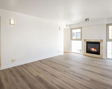 823 N Martel Avenue - Photo Thumbnail 15