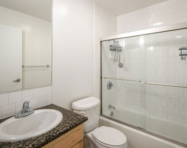 823 N Martel Avenue - Photo Thumbnail 13
