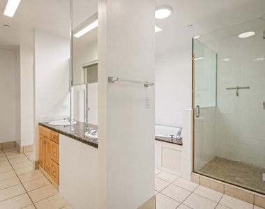823 N Martel Avenue - Photo Thumbnail 17